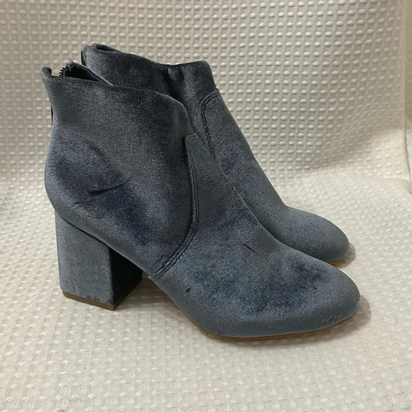 NEW W/O BOX LOFT Velvet Ankle Booties - Picture 1 of 5